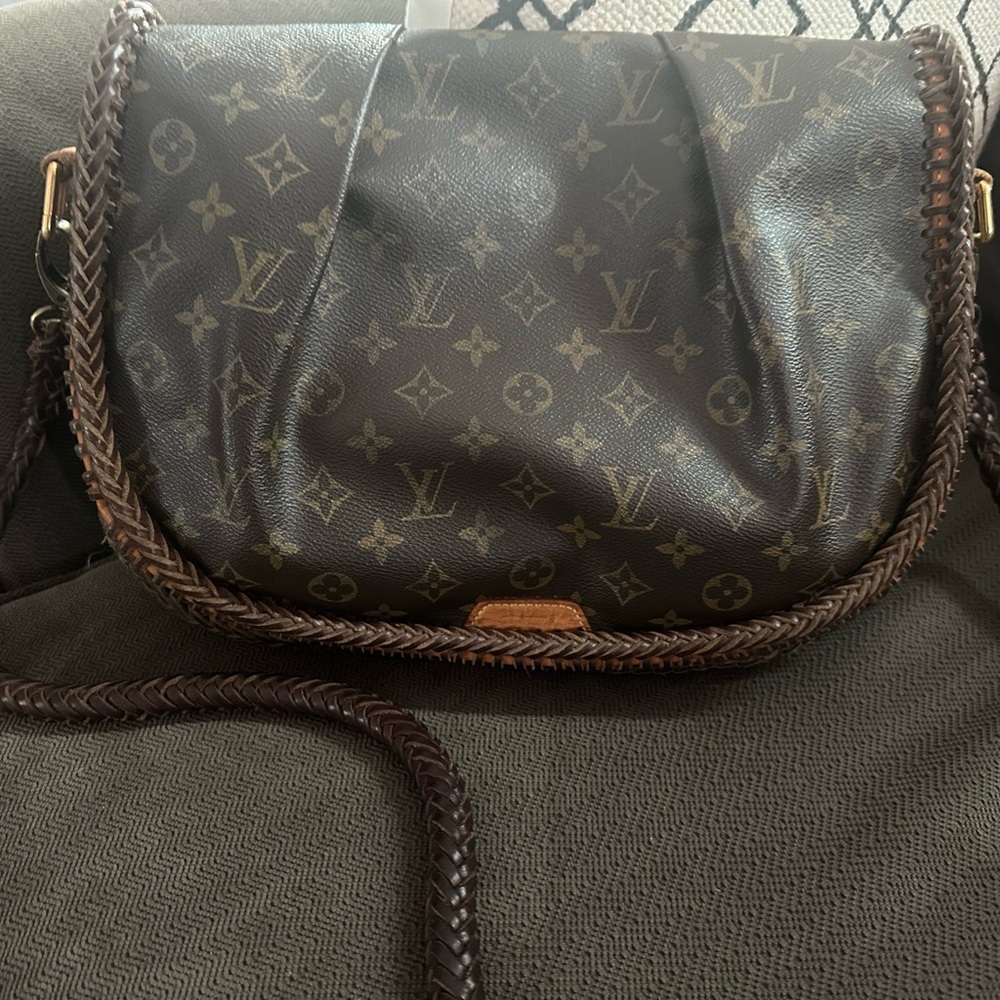 Elegant Brown Crossbody Bag